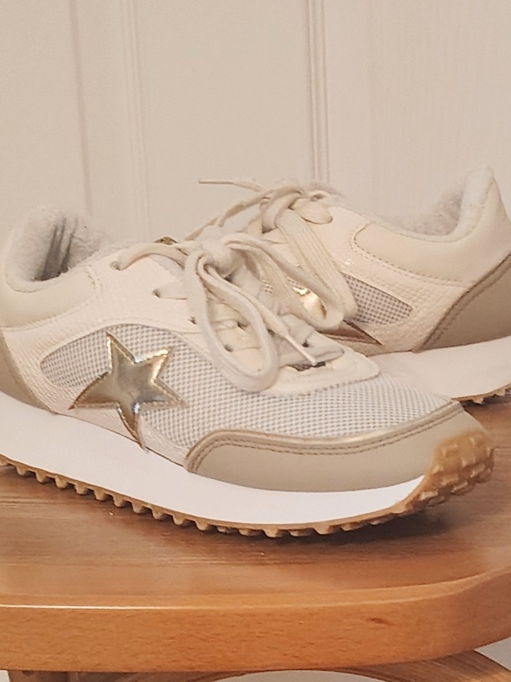 Vintage Havana Cream Sneakers with Gold Star Detail